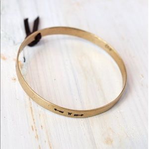 CLP four directions gold bangle